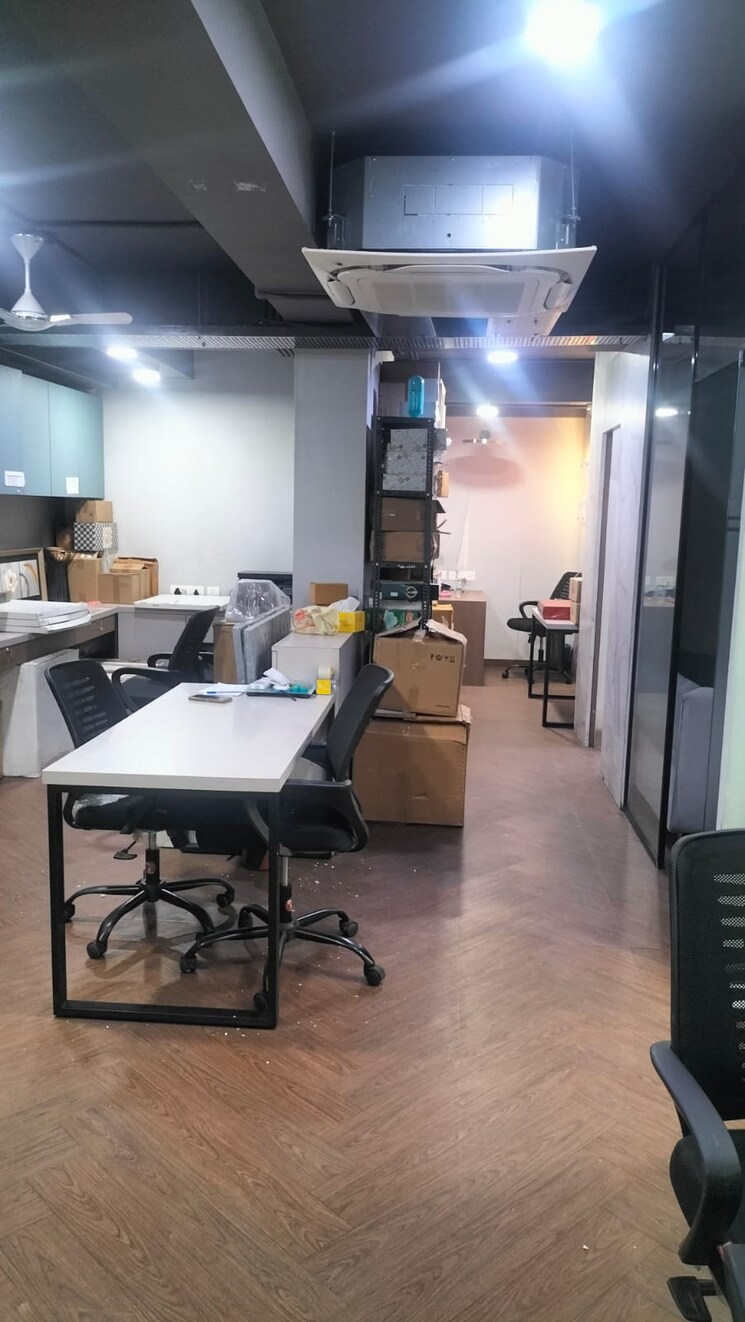 Team Area, science city Commercial Office Space 1884 Sq.Ft. In Science City Ahmedabad 8775853