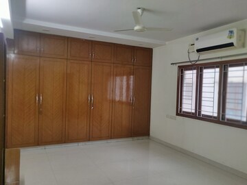 Room in 3 BHK Apartment at SV Mansion Banjara Hills, Banjara Hills – for Rent