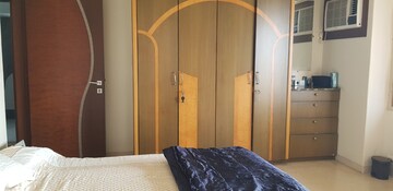 Bedroom in 2 BHK Apartment at Raj Palace Khar, Khar West – for Rent