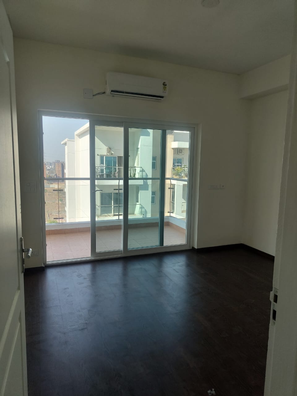 2 BHK + Pooja Room Apartment For Rent in Shree Vardhman Victoria