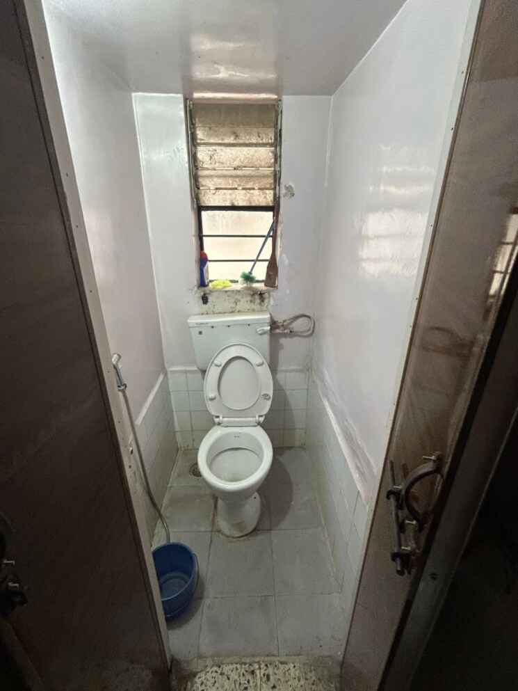 Attached Bathroom, model colony 1 Bedroom 650 Sq.Ft. Apartment In Model Colony Pune 8775918
