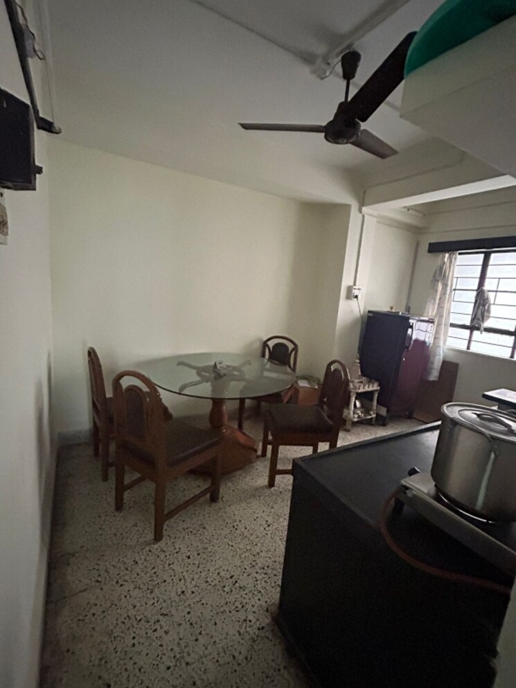 Living Room, model colony 1 Bedroom 650 Sq.Ft. Apartment In Model Colony Pune 8775918