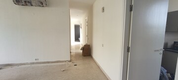 Room in 3.5 BHK Apartment at Sector 67 – for Rent
