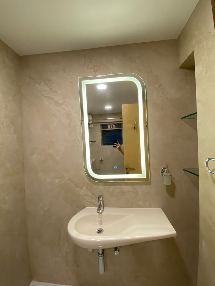 Attached Bathroom, khar west 3 Bedroom 850 Sq.Ft. Apartment In Khar West Mumbai 8775906