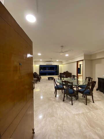 Living Room in 3 BHK Apartment at Khar West – for Rent
