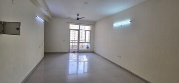 Room in 2 BHK Apartment at Jaypee Greens Kosmos, Sector 134 – for Rent