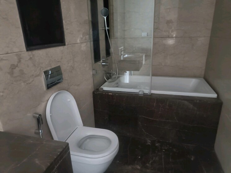 Attached Bathroom, lokhandwala-minerva-mahalaxmi 3 Bedroom 2300 Sq.Ft. Apartment In Mahalaxmi Mumbai 8775942