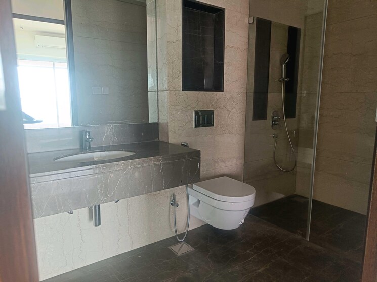 Attached Bathroom, lokhandwala-minerva-mahalaxmi 3 Bedroom 2300 Sq.Ft. Apartment In Mahalaxmi Mumbai 8775942