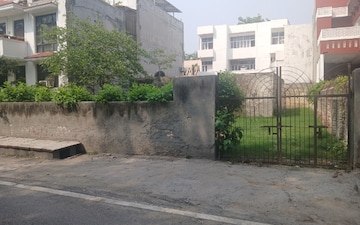 Plot For Sale in Sector 15a