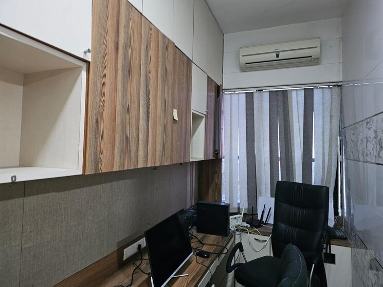 Team Area, iscon-elegance Commercial Office Space 2500 Sq.Ft. In Prahlad Nagar Ahmedabad 8775968