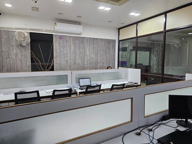 Team Area, iscon-elegance Commercial Office Space 2500 Sq.Ft. In Prahlad Nagar Ahmedabad 8775968