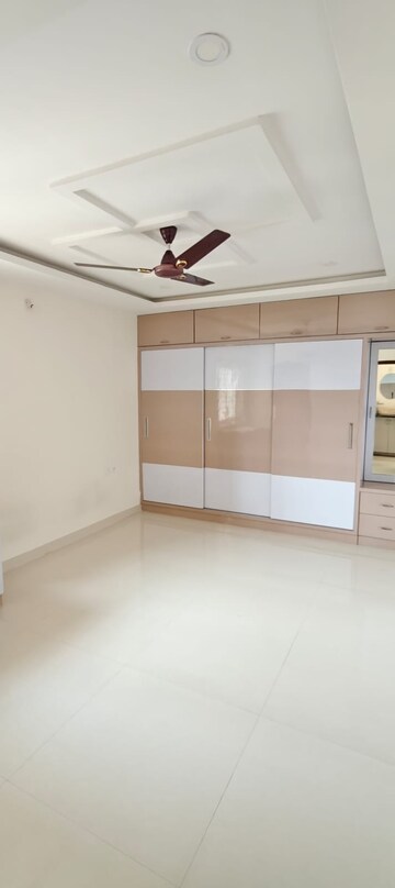 Room in 3 BHK Apartment at Amigo United Avenues, Narsingi – for Rent