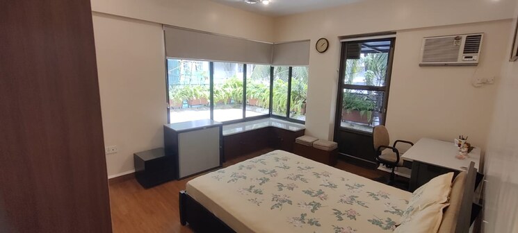 Room, khar west 3 Bedroom 3000 Sq.Ft. Apartment In Khar West Mumbai 8776000