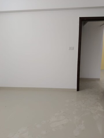 Room in 3 BHK Apartment at Greens Laurel, Thergaon – for Rent
