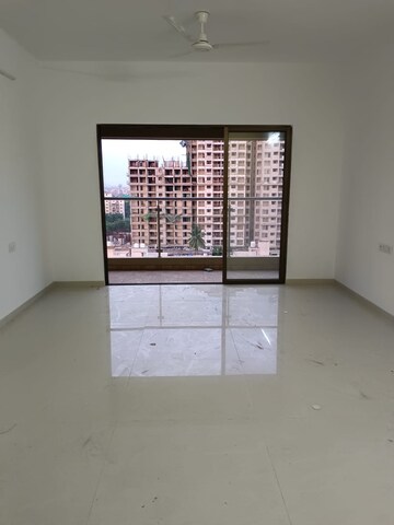 Room in 3 BHK Apartment at Greens Laurel, Thergaon – for Rent