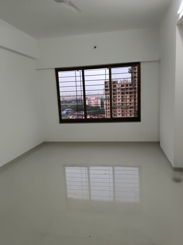 Room in 3 BHK Apartment at Greens Laurel, Thergaon – for Rent