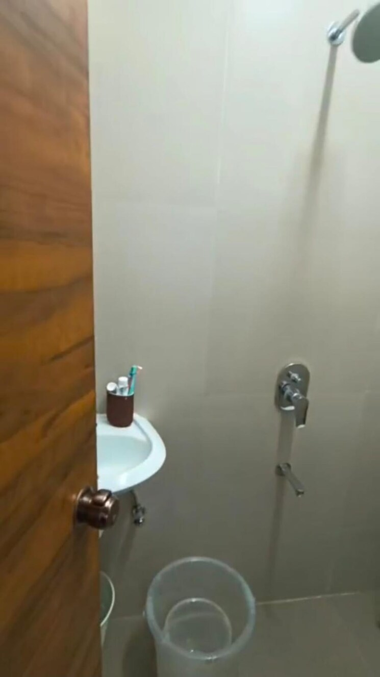 Attached Bathroom, je-and-vee-om-trimurti 1 Bedroom 395 Sq.Ft. Apartment In Malad East Mumbai 8775229