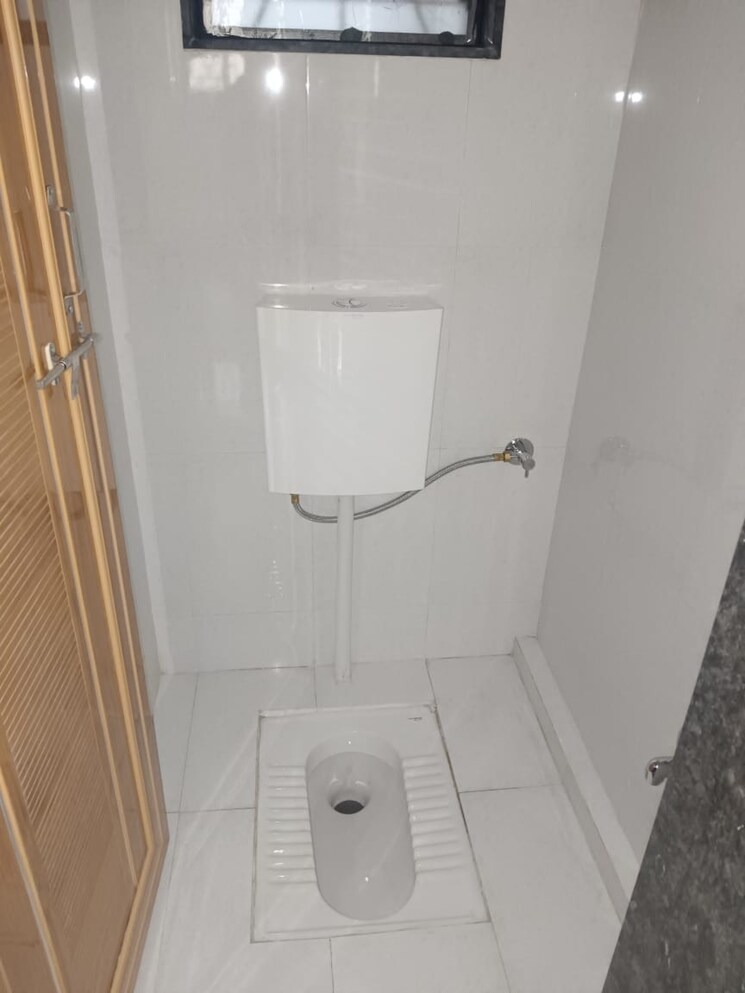 Bathroom, k-p-laxman-plaza 1 Bedroom 407 Sq.Ft. Apartment In Akurdi Pune 8776038