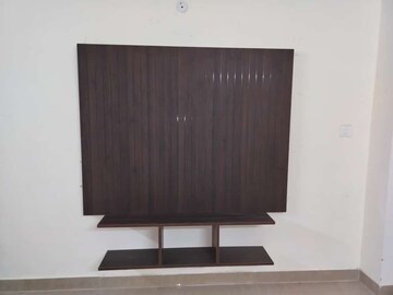 Room in 2 BHK Apartment at Pyramid Heights, Sector 85 – for Rent