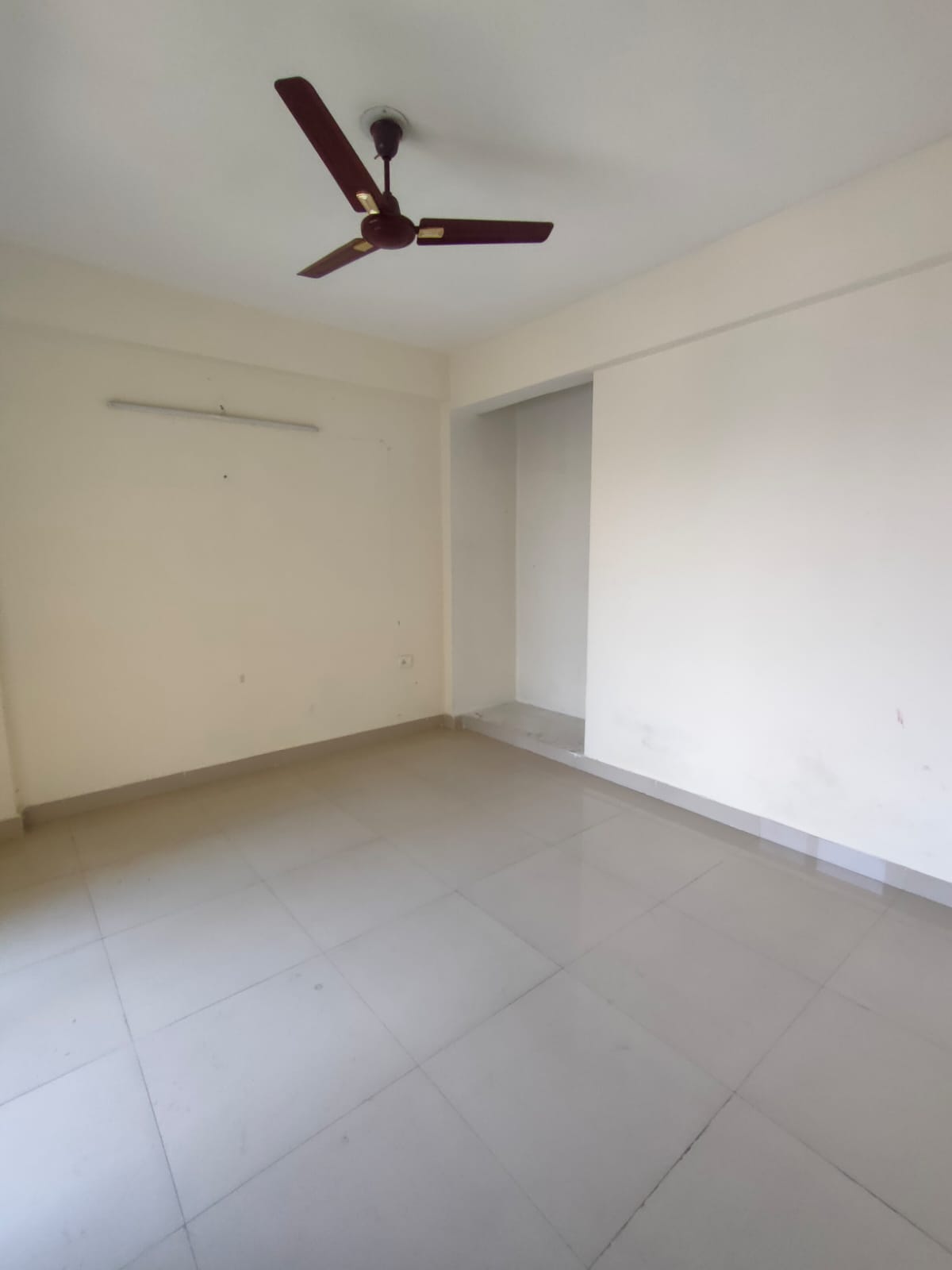 2 BHK Apartment For Sale in Paramount Emotions