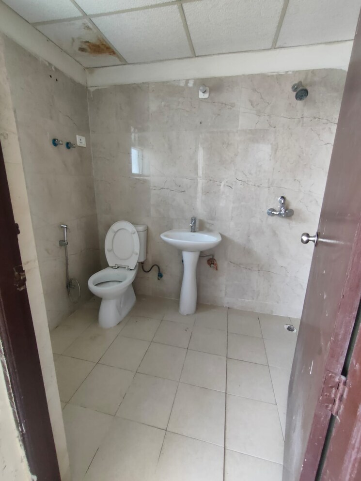 Bathroom, paramount-emotions 2 Bedroom 1075 Sq.Ft. Apartment In Sector 1 Greater Noida Greater Noida 8776133