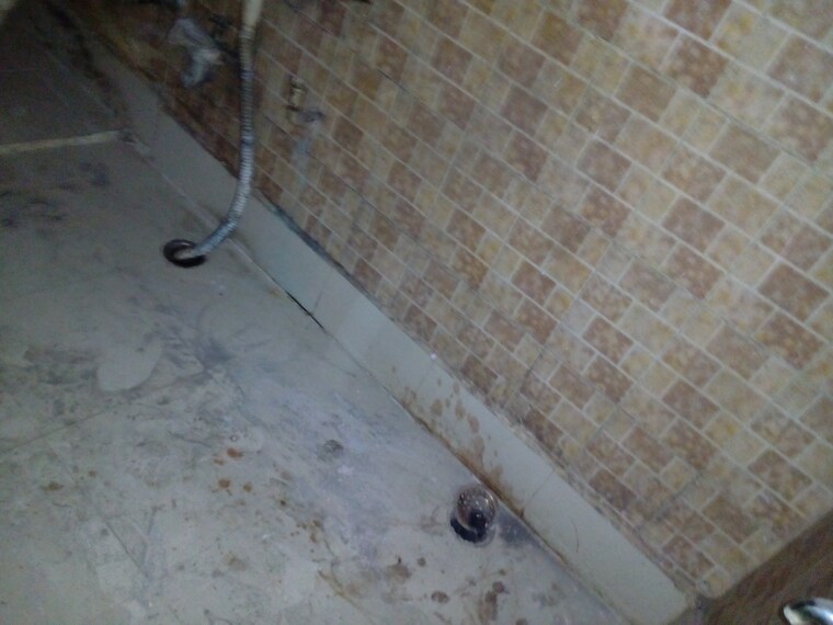 Bathroom, sarita vihar 1 Bedroom 450 Sq.Ft. Apartment In Sarita Vihar Delhi 8776213