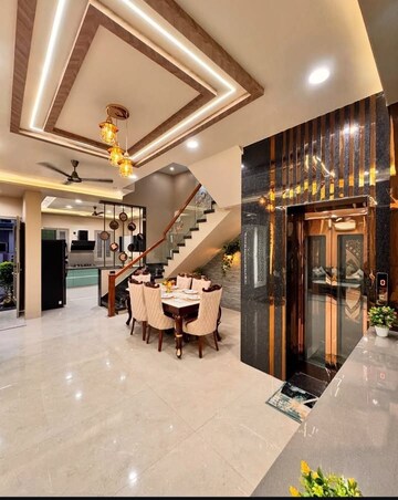 Living Room in 2.5 BHK Builder Floor at Sector 39 – for Sale