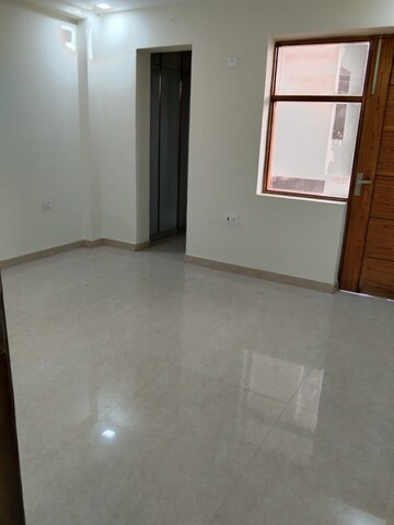 Room in 3 BHK Apartment at Lucky Heights 3, Tirupati Vihar – for Sale