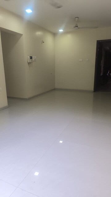 Building Lobby in 3 BHK Apartment at BPTP Amstoria, Sector 102 – for Rent