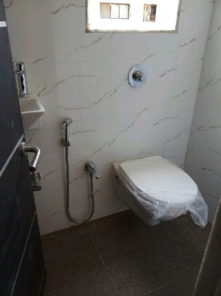 Bathroom, bptp-amstoria 3 Bedroom 2384 Sq.Ft. Apartment In Sector 102 Gurgaon 8776315