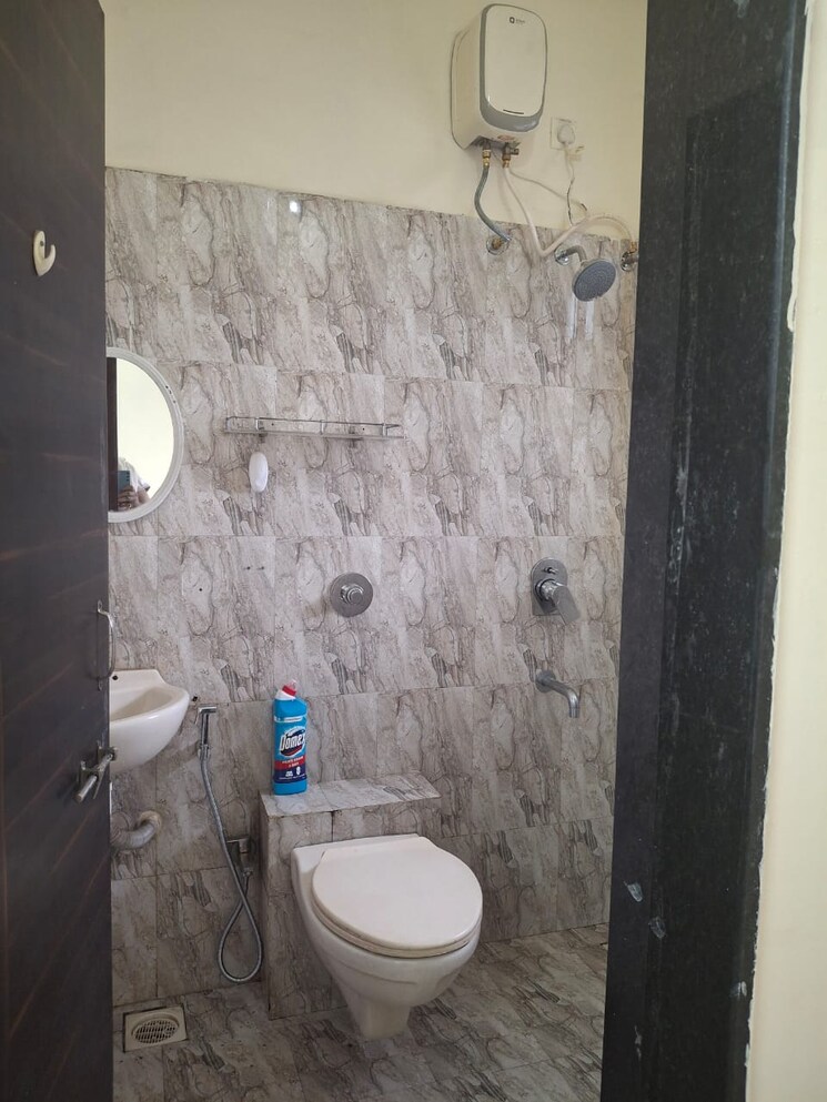Attached Bathroom, ajmera-housing-society 2 Bedroom 800 Sq.Ft. Apartment In Pimpri Pune 8776345
