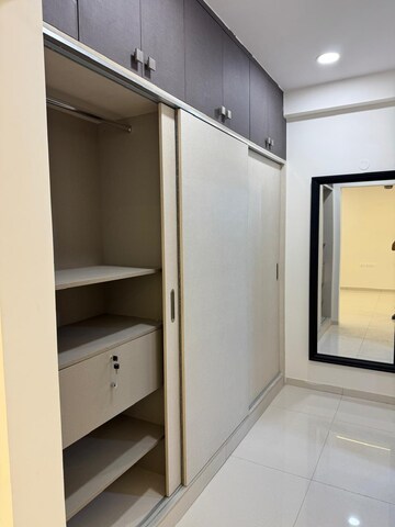 Room in 3 BHK Apartment at Rajapushpa Provincia, Narsingi – for Rent
