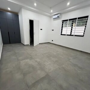 Room in 3 BHK Builder Floor at Sector 39 – for Sale