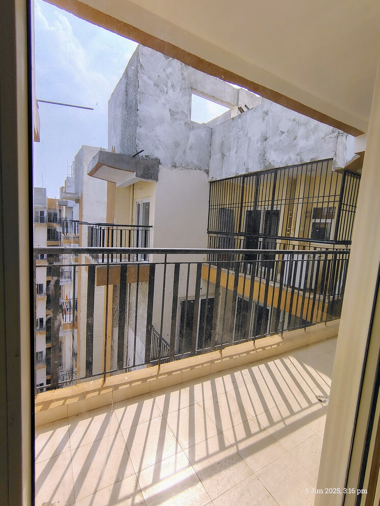 Balcony, amrapali-terrace-homes 2.5 Bedroom 990 Sq.Ft. Apartment In Tech Zone 4 Greater Noida Greater Noida 8776560