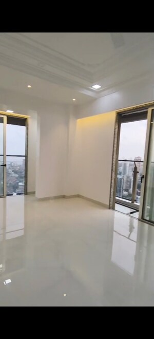 Room in 4 BHK Apartment at Nathani Heights, Dalal Estate – for Sale