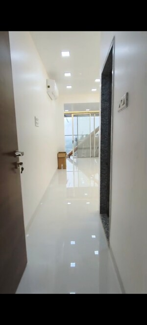 Room in 4 BHK Apartment at Nathani Heights, Dalal Estate – for Sale