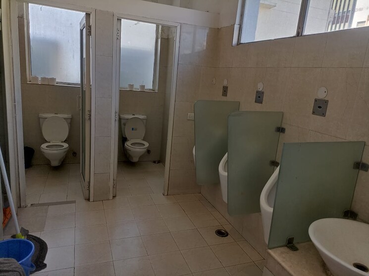 Washroom, minarch-tower Commercial Office Space 5300 Sq.Ft. In Sector 44 Gurgaon 8776539
