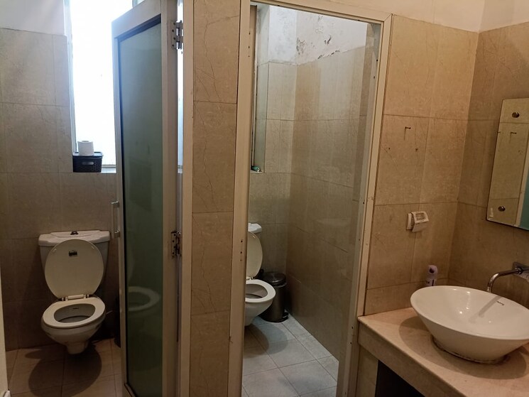 Washroom, minarch-tower Commercial Office Space 5300 Sq.Ft. In Sector 44 Gurgaon 8776539
