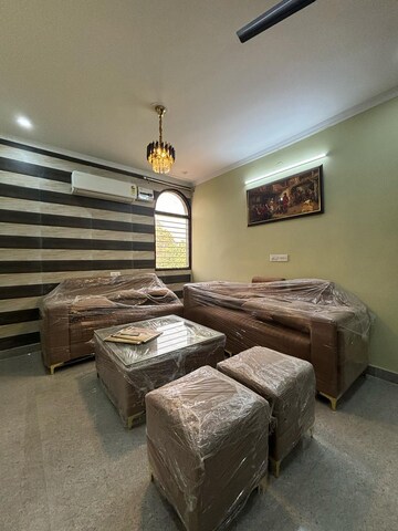 Living Room in 3 BHK Builder Floor at Sector 40 – for Rent