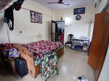 Room in 2.5 BHK Apartment at Aakashganga CHS, Kopar Khairane – for Rent