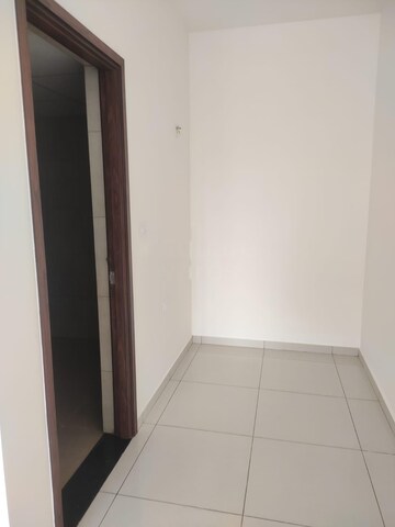 Room in 3 BHK Apartment at Vajram Newtown, Thanisandra Main Road – for Sale