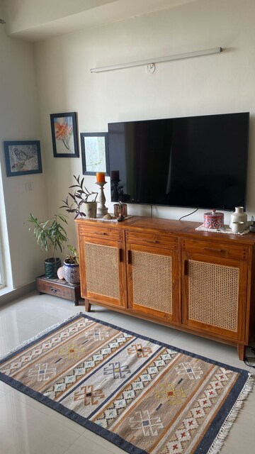 Room in 2 BHK Apartment at Lotus Panache, Sector 110 – for Rent