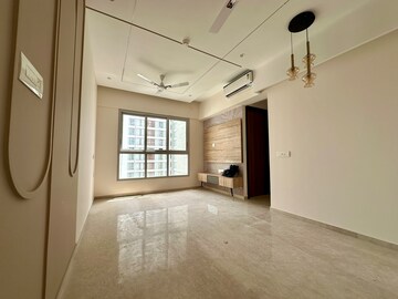 Room in 2 BHK Apartment at Piramal Vaikunth, Balkum Pada – for Rent