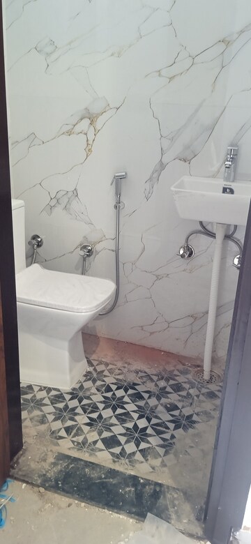 Bathroom in 2.5 BHK Apartment at Igi Airport Area – for Sale