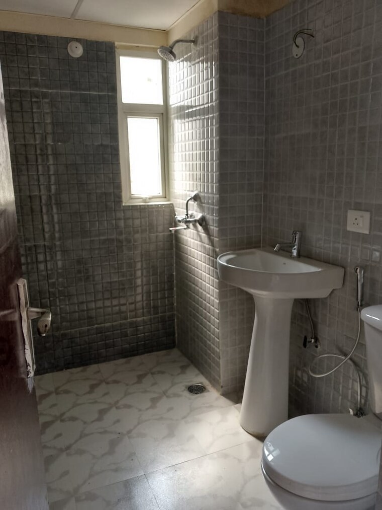Bathroom, amrapali-terrace-homes 3 Bedroom 1185 Sq.Ft. Apartment In Tech Zone 4 Greater Noida Greater Noida 8776659