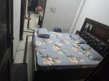 Room in 2 BHK Builder Floor at Sector 45 – for Rent