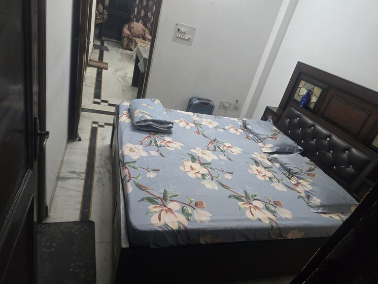 Room, sector 45 2 Bedroom 100 Sq.Yd. Builder Floor In Sector 45 Gurgaon 8776637