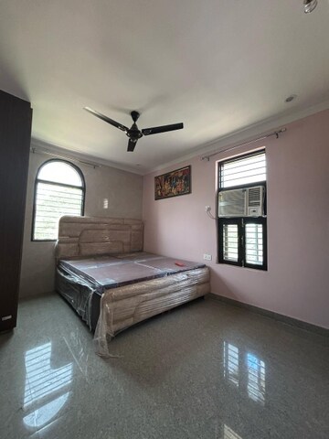 Room in 3 BHK Builder Floor at Sector 45 – for Rent