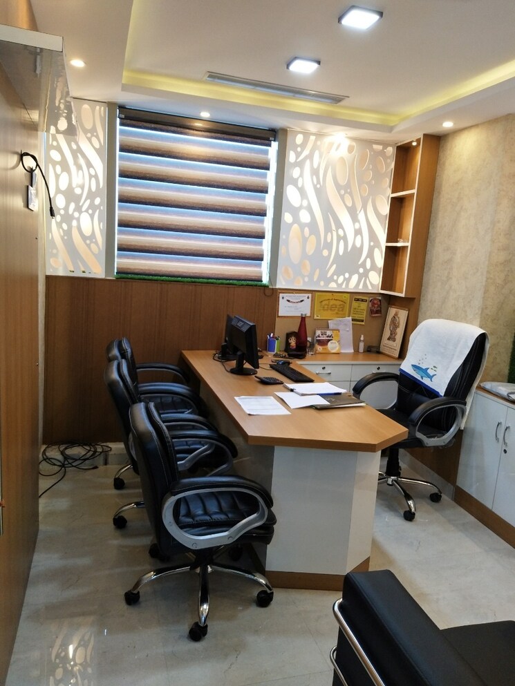 Team Area, wave-silver-tower Commercial Office Space 700 Sq.Ft. In Sector 18 Noida 8776684