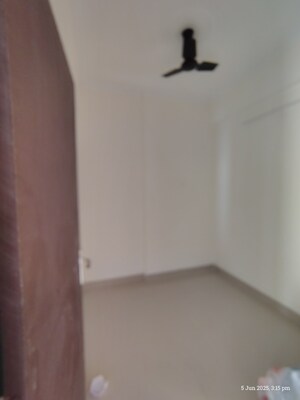 Room in 2.5 BHK Apartment at Amrapali Terrace Homes, Tech Zone 4 Greater Noida – for Sale